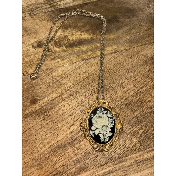 The Unbranded Brand Jewelry - Vintage Floral Porcelain Oval Pendant Necklace for Women, Metal Chain, 24in